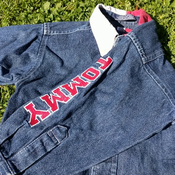 Toddler Tommy Hilfiger button down denim shirt - Picture 5 of 10